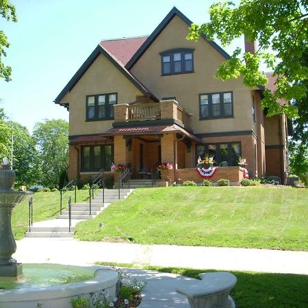 Westphal Mansion Inn Bed & Breakfast Hartford 外观 照片