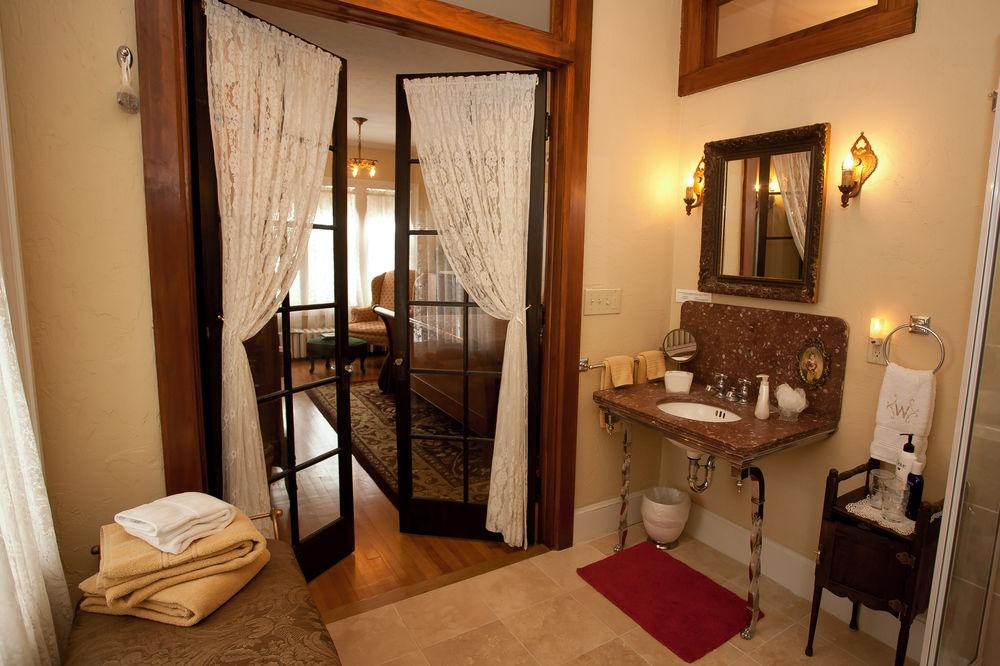 Westphal Mansion Inn Bed & Breakfast Hartford 外观 照片