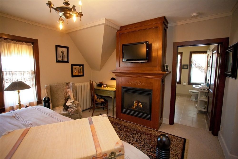 Westphal Mansion Inn Bed & Breakfast Hartford 外观 照片