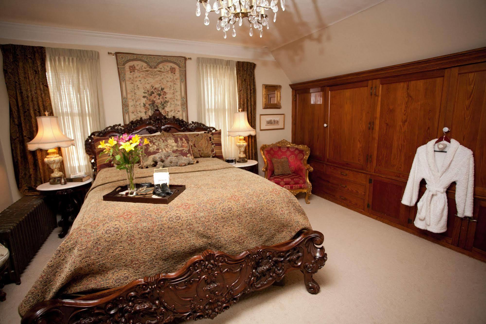 Westphal Mansion Inn Bed & Breakfast Hartford 外观 照片