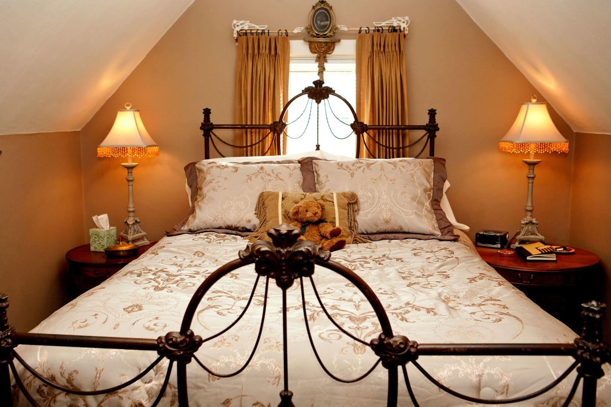Westphal Mansion Inn Bed & Breakfast Hartford 外观 照片
