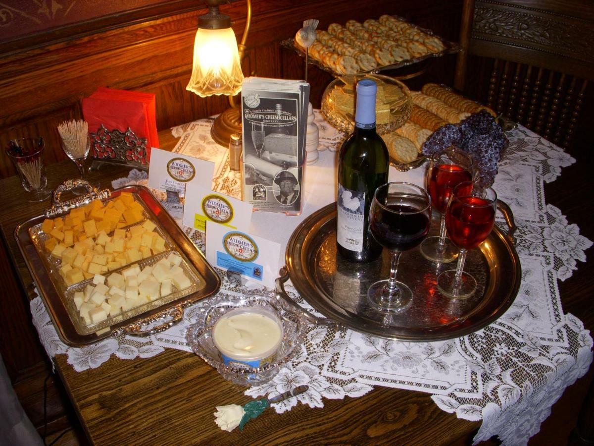 Westphal Mansion Inn Bed & Breakfast Hartford 外观 照片